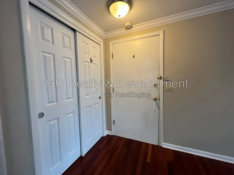 1247 E Washington St #202 — Photo 6