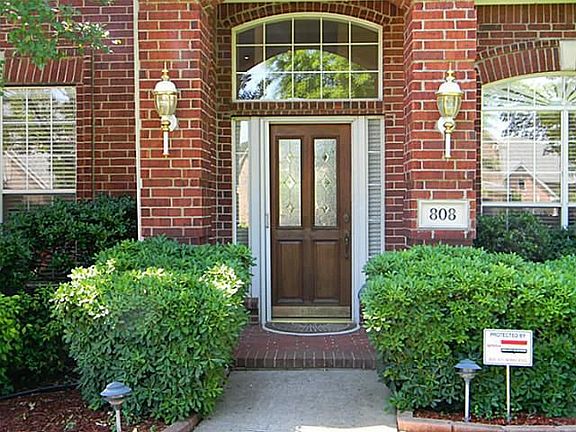 2nd image of 808 Forest Hollow Dr