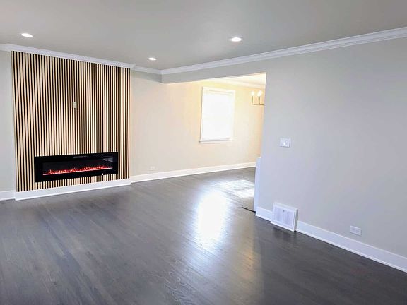 3rd image of 2238 Stratford Ave