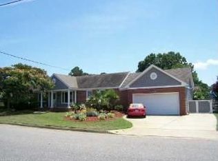 2208 Kendall St, Virginia Beach, VA 23451
