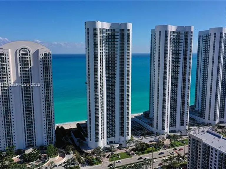 16001 Collins Ave #CU-1406 — Photo 2