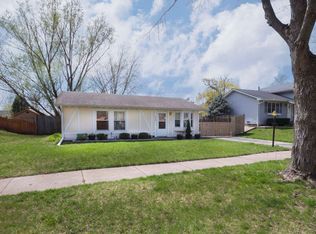 819 Tamms Ln, Bolingbrook, IL 60440