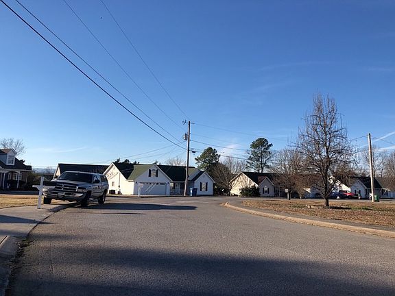 5th image of 30 Bluegrass Cir