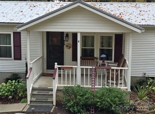 (Undisclosed Address), Hendersonville, NC 28792