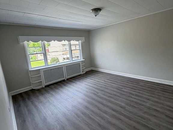 3rd image of 129 Jackson St #2