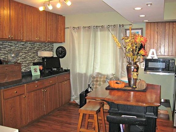 3rd image of 368 W Buehler Ave
