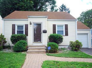 50 Grant Ave, Nutley, NJ 07110