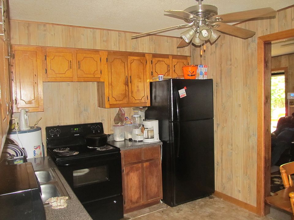 2nd image of 27 Collier Rd