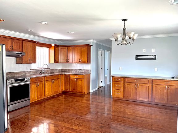 3rd image of 1715 Olona Ln