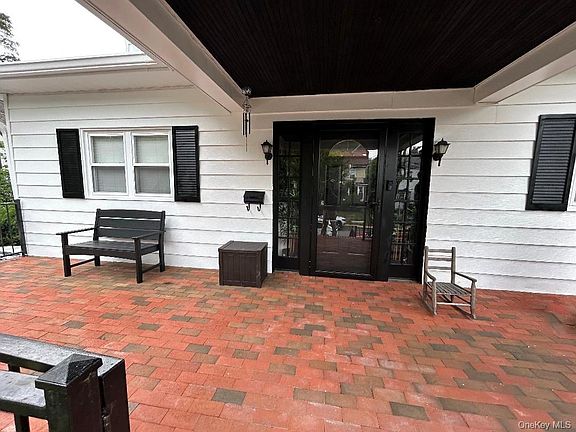 2nd image of 324 Hayward Avenue