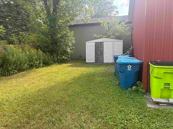 5th image of 1081 Maplewood St