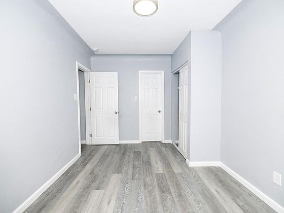 3rd image of 1132 Hyde Park Boulevard Inglewood Cir #1/2