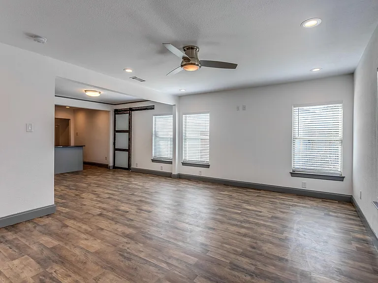 3118 Carlson Dr — Photo 15
