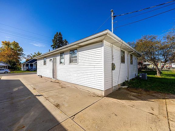 5th image of 1264 Western Ave