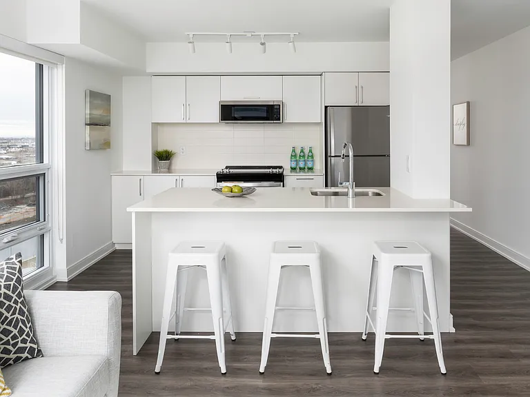 20 Samuel Wood Way — Photo 5