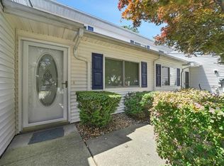 736 Hewitt Ln, New Windsor, NY 12553