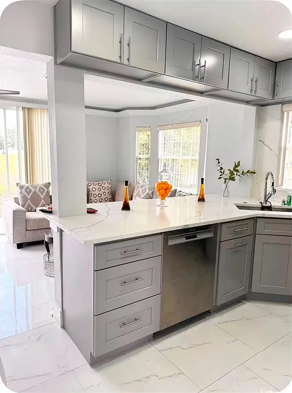 3 bed, 2.0 bath, 1697 sqft, $1,800 — Photo 1