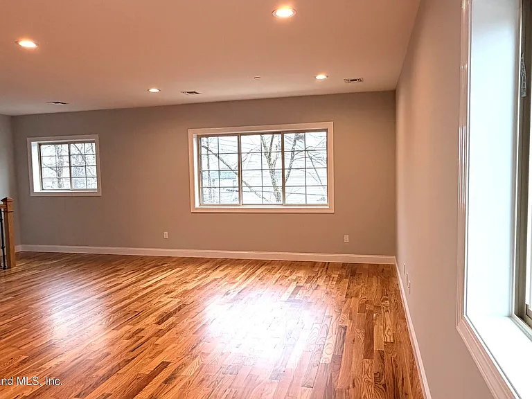 9 David St #2 — Photo 2