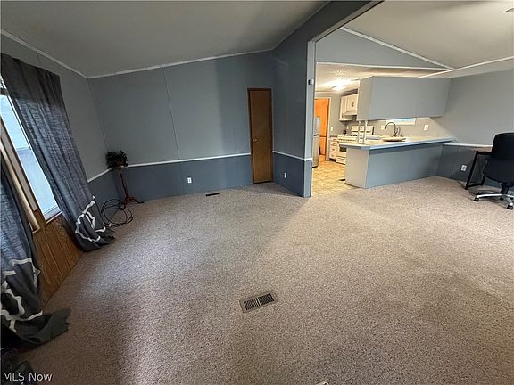 2nd image of 856 Beech Ave