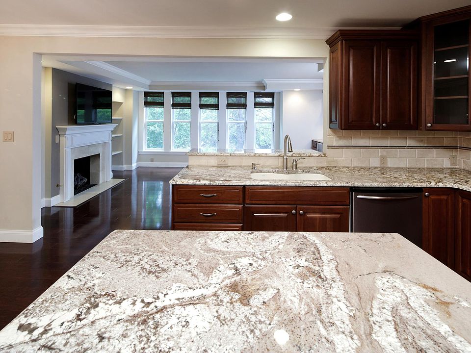 1st image of 7525 Oxford Dr #2