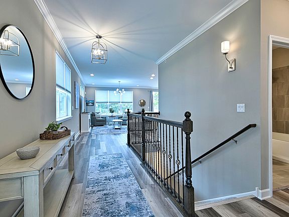 4th image of 768 Eagle Ct