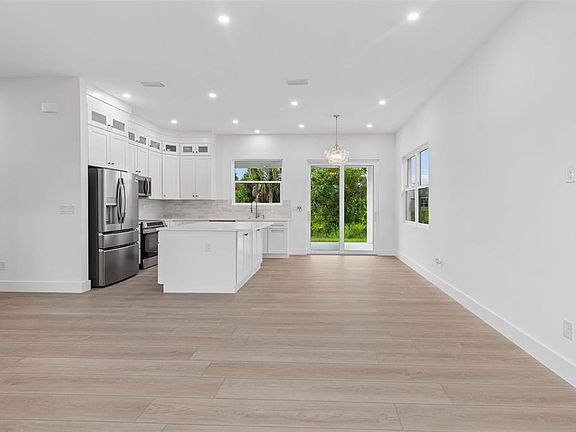 4th image of 2277 SIMONTON AVENUE
