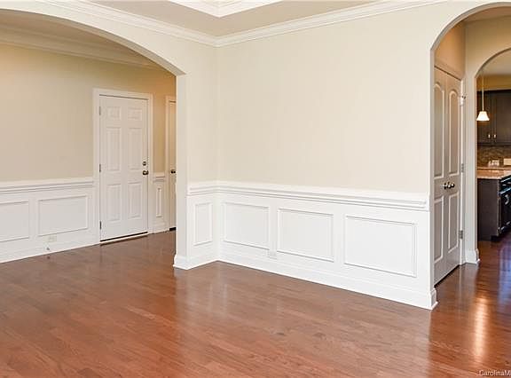 4th image of 6009 Tremont Dr