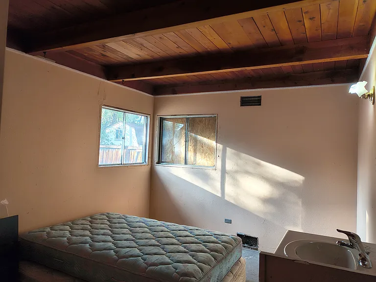 302 Hinde Pl — Photo 20