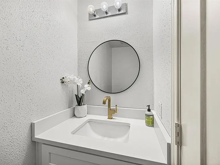 11000 Kinghurst Dr #187 — Photo 6