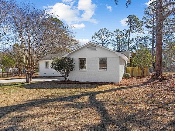 2nd image of 2209 Meadowbrook Dr