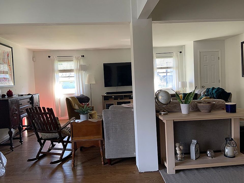 2nd image of 7966 Dartmouth Ct