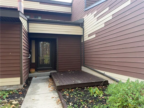662 Idlewood Blvd, Baldwinsville, NY 13027