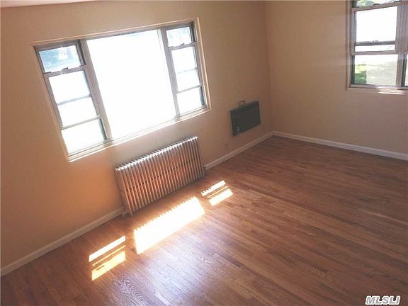 5th image of 1856 Oliver Ave