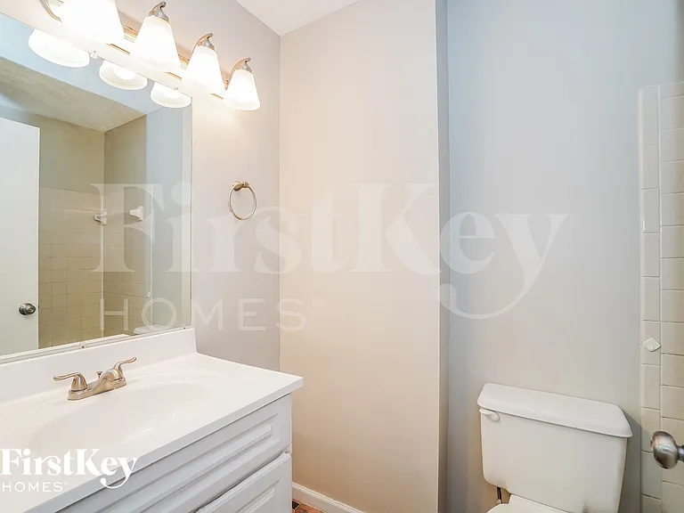 2926 Fenwood Dr — Photo 14
