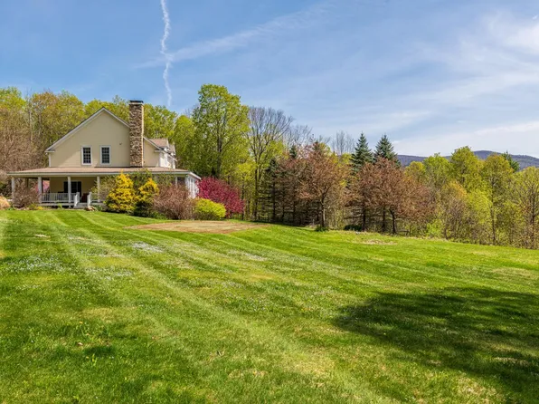 527 Sleighbell Lane, Manchester, VT 05255
