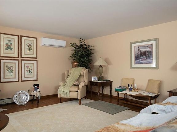 3rd image of 1607 Como Park Blvd