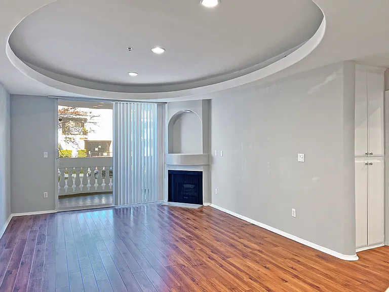 12712 Moorpark St #305 — Photo 10