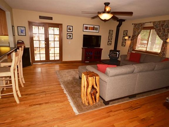 Living Rm, Kitchen Bar