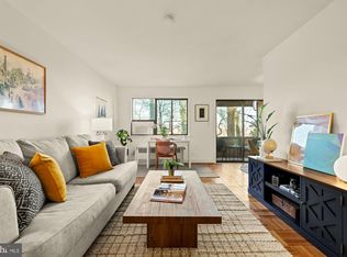 1577 N Colonial Ter #205Y, Arlington, VA 22209