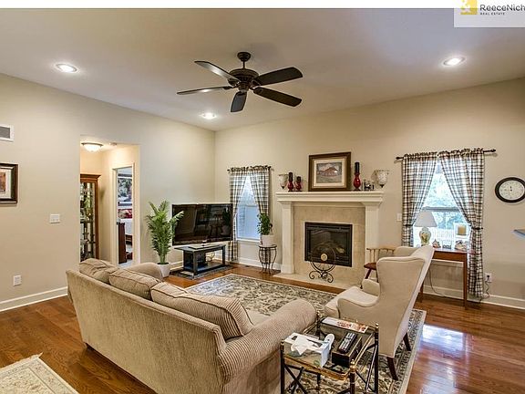 4th image of 3400 N 109th Ter