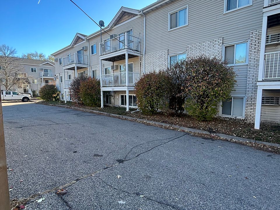 1st image of 2651 Moundsview Dr #306