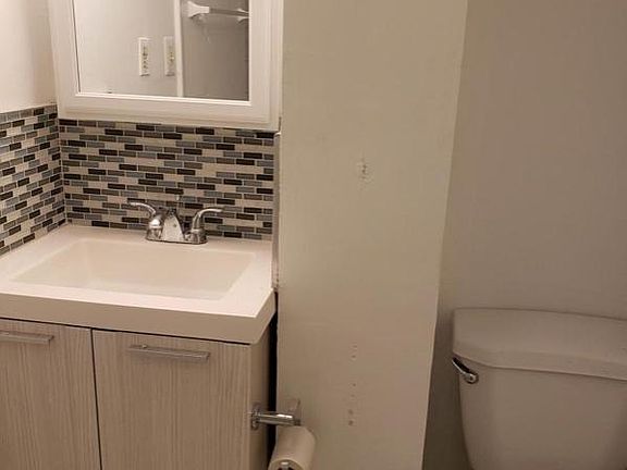 5th image of 447 Fairmount Ave