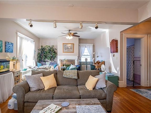 4th image of 212 Lincoln Ave #214