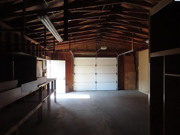 4th image of 800 Babs Ave