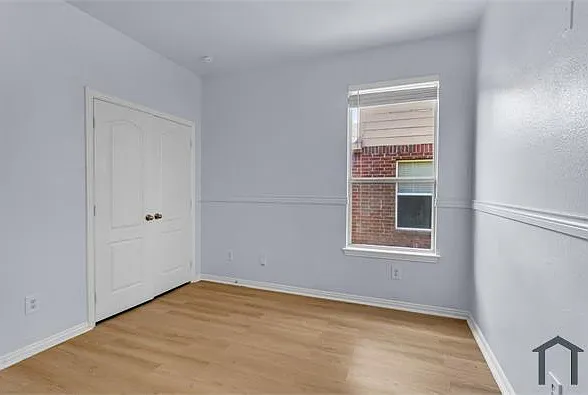 933 Bens Dr — Photo 16