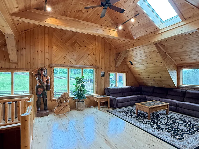 555 W Purchase Rd — Photo 9