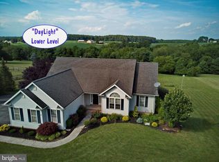 1196 Fox Run Ter, Hanover, PA 17331