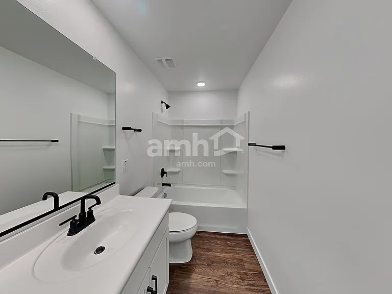 4137 S 105th Dr — Photo 19