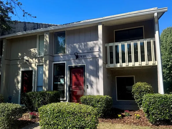 7939 Charter Oak Ln, Charlotte, NC 28226