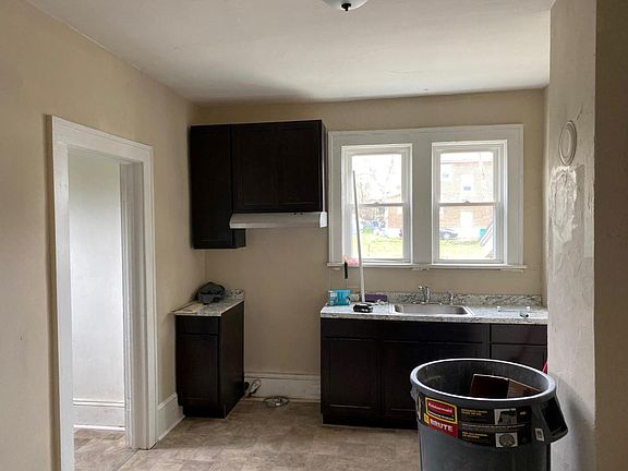 4th image of 1448 Hanover Ave NW